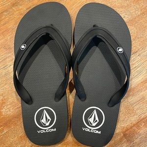 Volcom - Rocker Flip Flops - NWOT - size 6 (men)